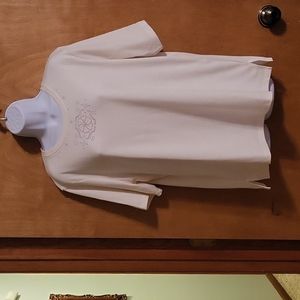 ALison Daily knit top with pretty decorative design around neckline.  SIZE 2X B3